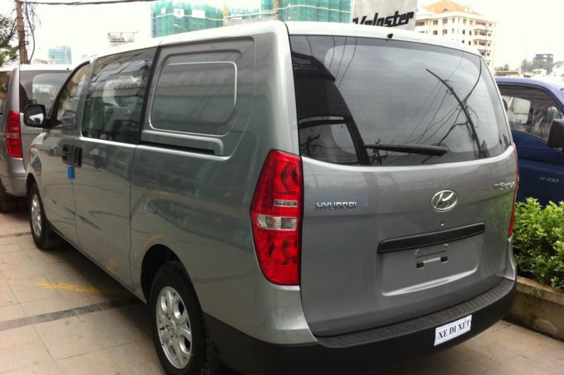 Cho thuê xe theo tháng 9 chỗ Hyundai Starex